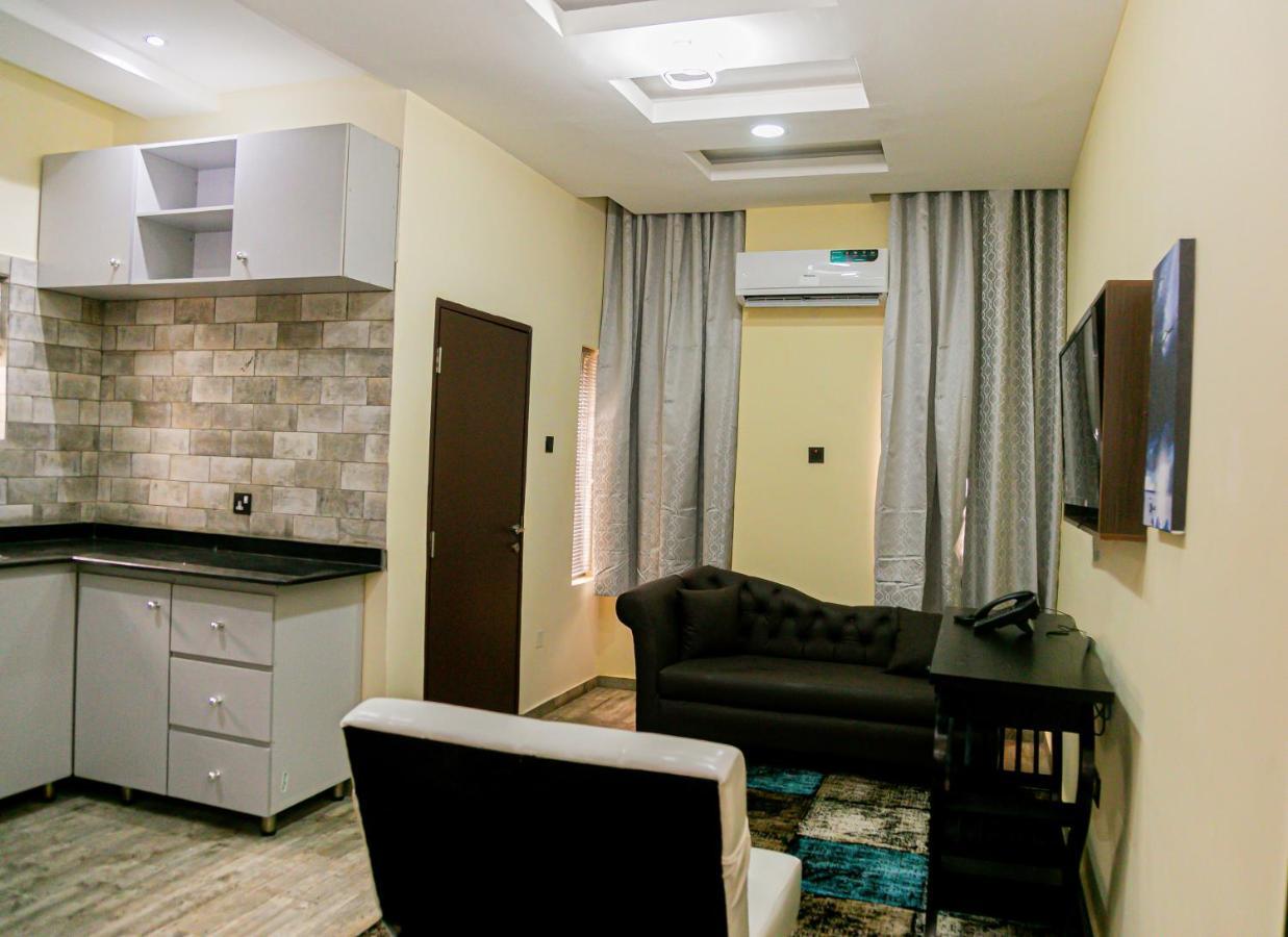 Fragrance Apartments And Suites Ibadan Bagian luar foto