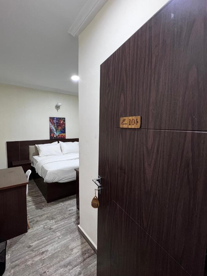 Fragrance Apartments And Suites Ibadan Bagian luar foto