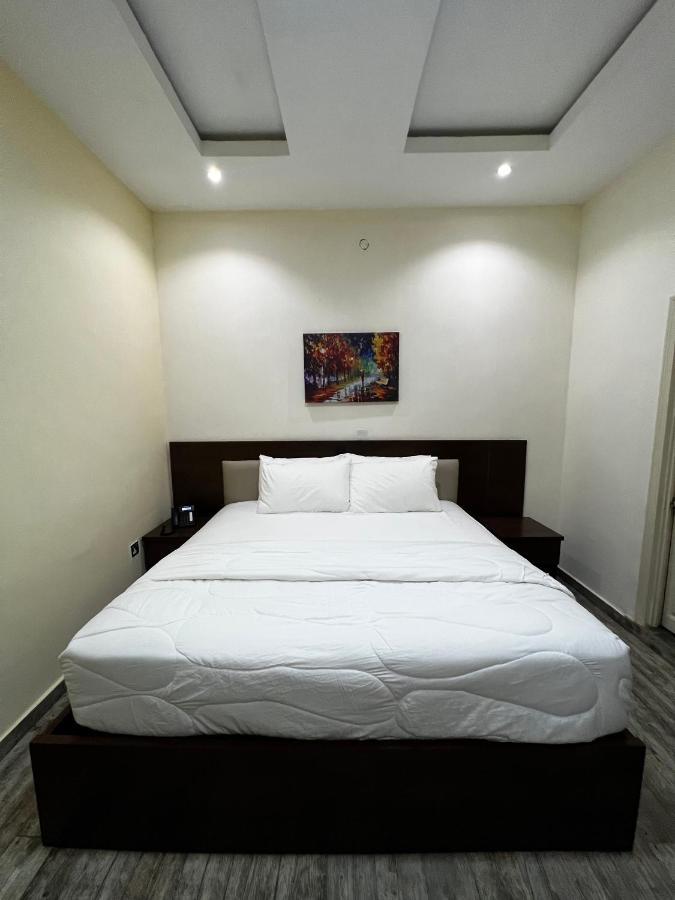 Fragrance Apartments And Suites Ibadan Bagian luar foto