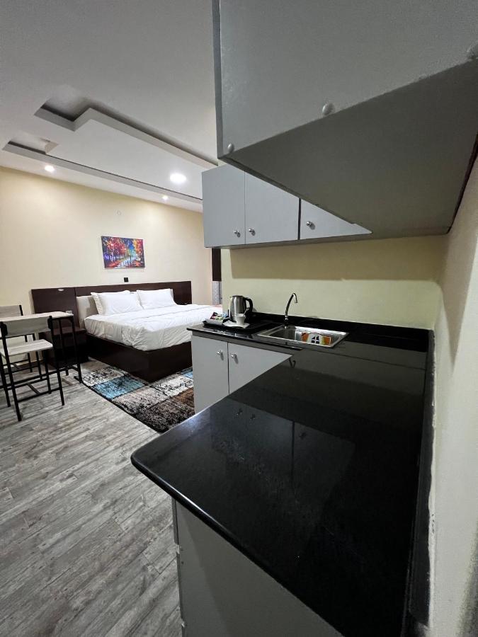 Fragrance Apartments And Suites Ibadan Bagian luar foto