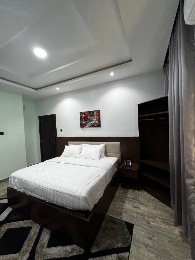 Fragrance Apartments And Suites Ibadan Bagian luar foto