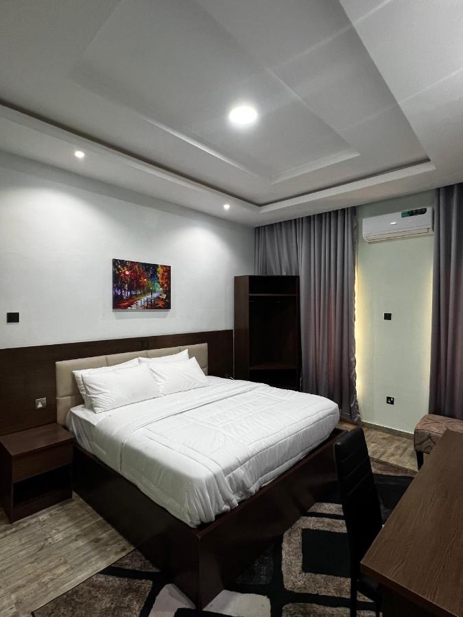 Fragrance Apartments And Suites Ibadan Bagian luar foto