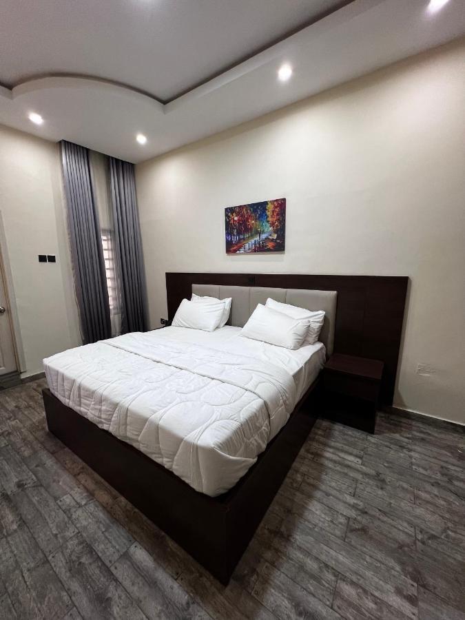 Fragrance Apartments And Suites Ibadan Bagian luar foto