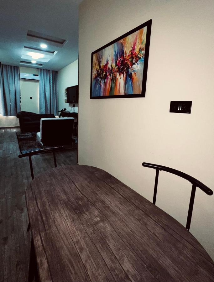 Fragrance Apartments And Suites Ibadan Bagian luar foto