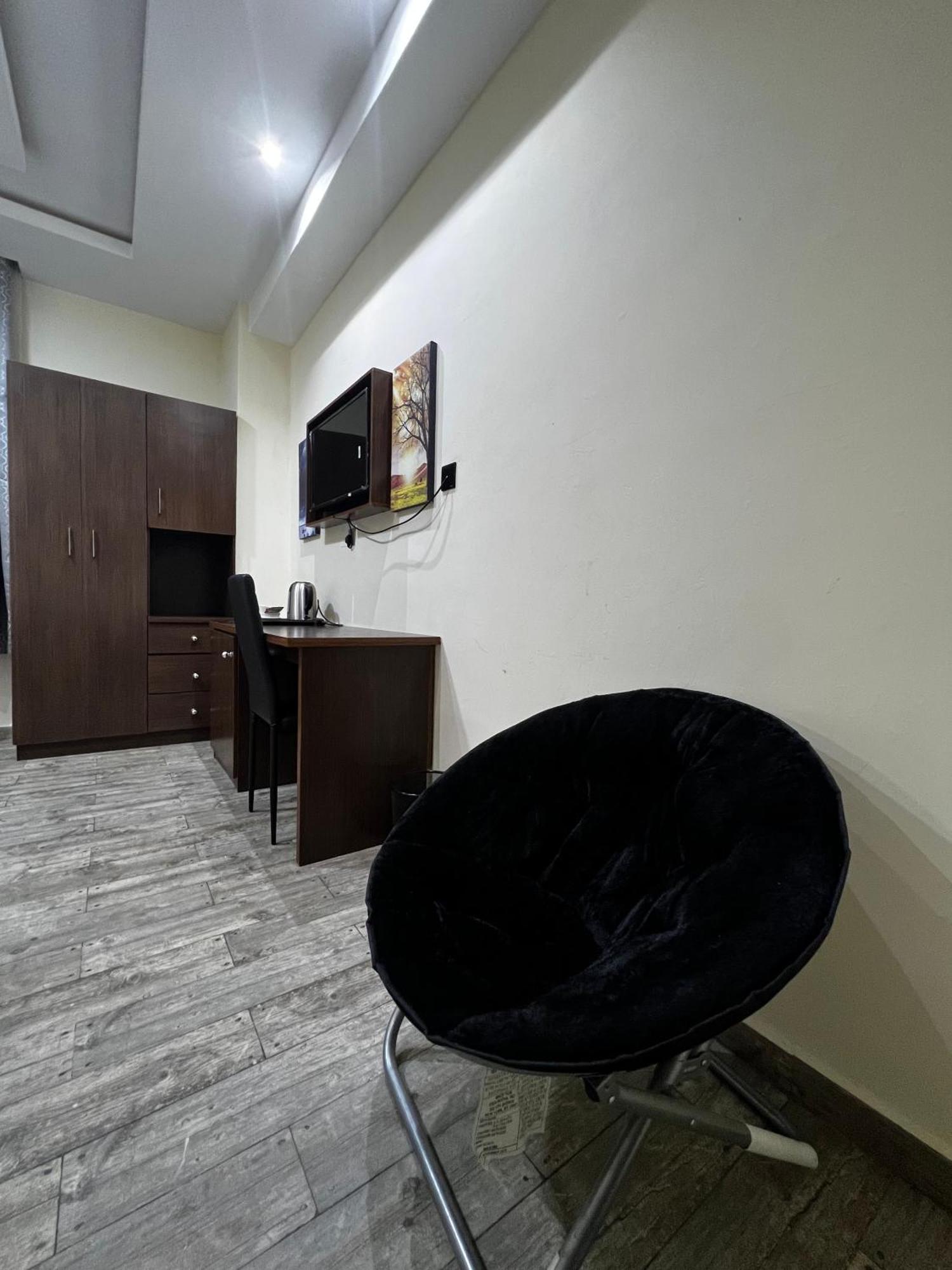 Fragrance Apartments And Suites Ibadan Bagian luar foto