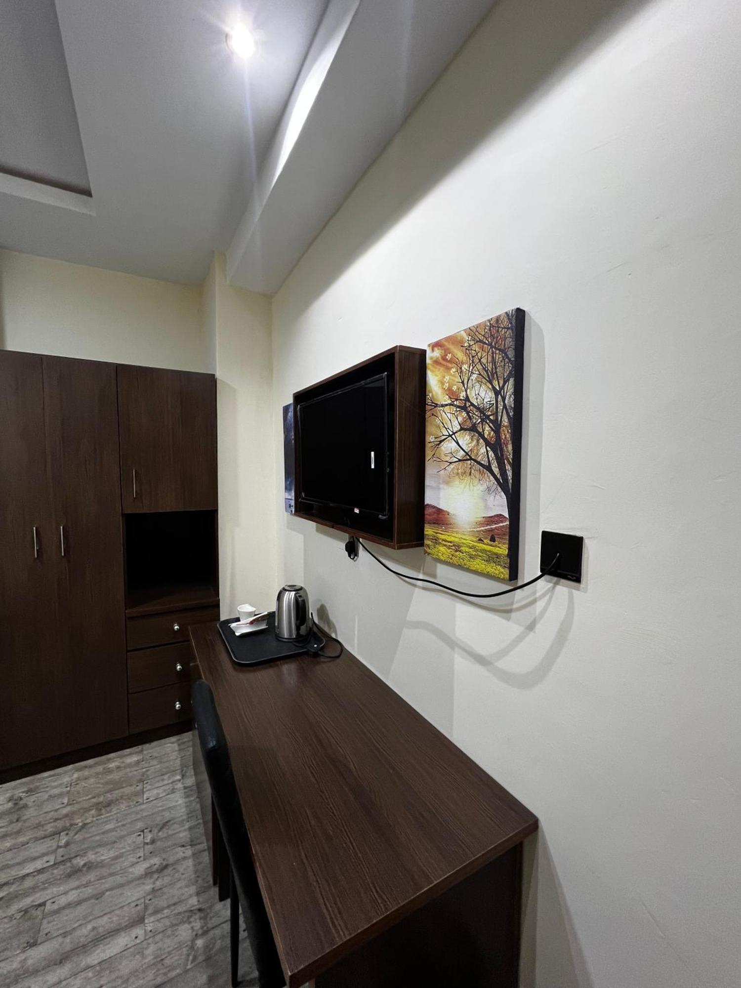 Fragrance Apartments And Suites Ibadan Bagian luar foto